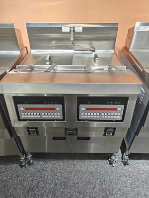 Πίνακας ψηφιακού υπολογιστή 220V Δύο κατσαρόλες Τέσσερα καλάθια Ανοίξτε βαθύ τηγανίτη με διήθηση